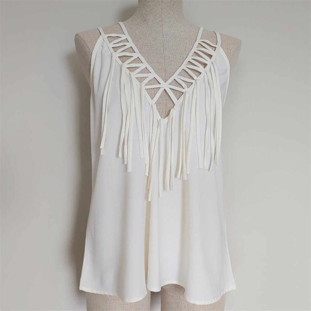 Red by BKE ivory fringe dressy tank top size Large
